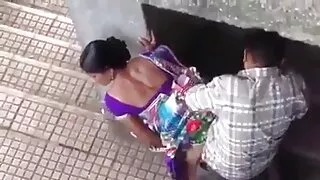 ஒரு பொன்னிறத்தின் யோனி தமிழ் ஆண்ட்டி xnxx துளைக்குள் நேரடியாக செருகப்படுகிறது