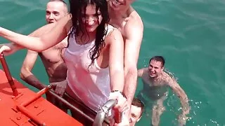அல்லாத தொழில்முறை Centerfold புகைப்பட மூலம் fucked தமிழ் செக்ஸ் வீடியோ திறக்க
