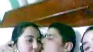 இயற்கையில் தமிழ் கிராமத்தில் xnxx திறமையான பெண்கள் ஃபார்ட் சிக்